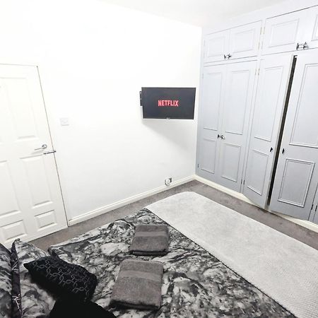 Bromley Serviced Apartments - Beckenham Place Park - London - 2 Bed House - Free Parking - 2 Beds 1 Sofabed Exterior photo