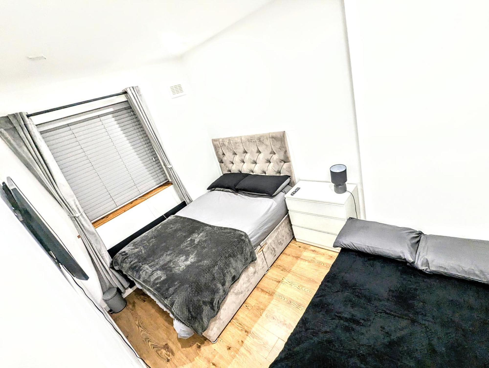 Bromley Serviced Apartments - Beckenham Place Park - London - 2 Bed House - Free Parking - 2 Beds 1 Sofabed Exterior photo
