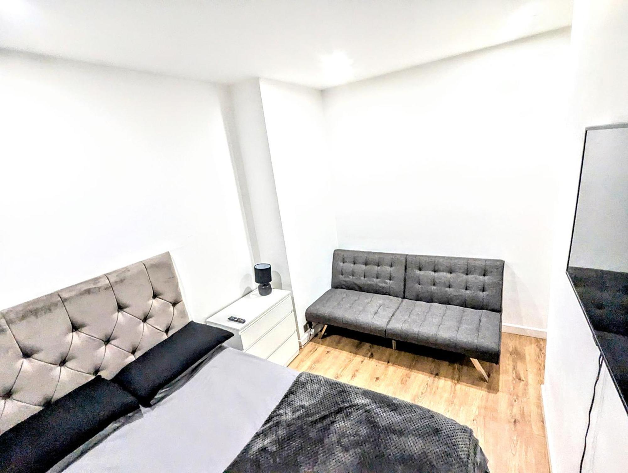 Bromley Serviced Apartments - Beckenham Place Park - London - 2 Bed House - Free Parking - 2 Beds 1 Sofabed Exterior photo